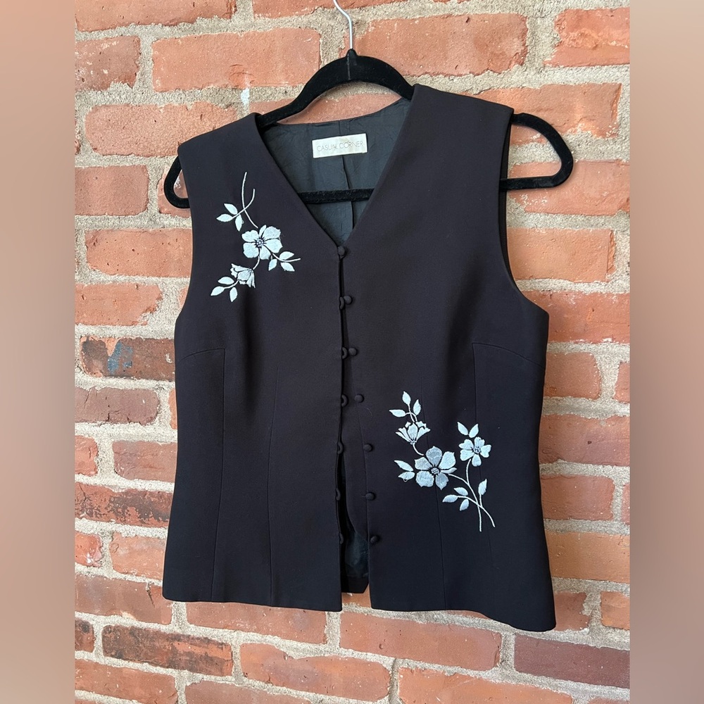 Casual Corner Black Vest with White Floral Embroidery USA small